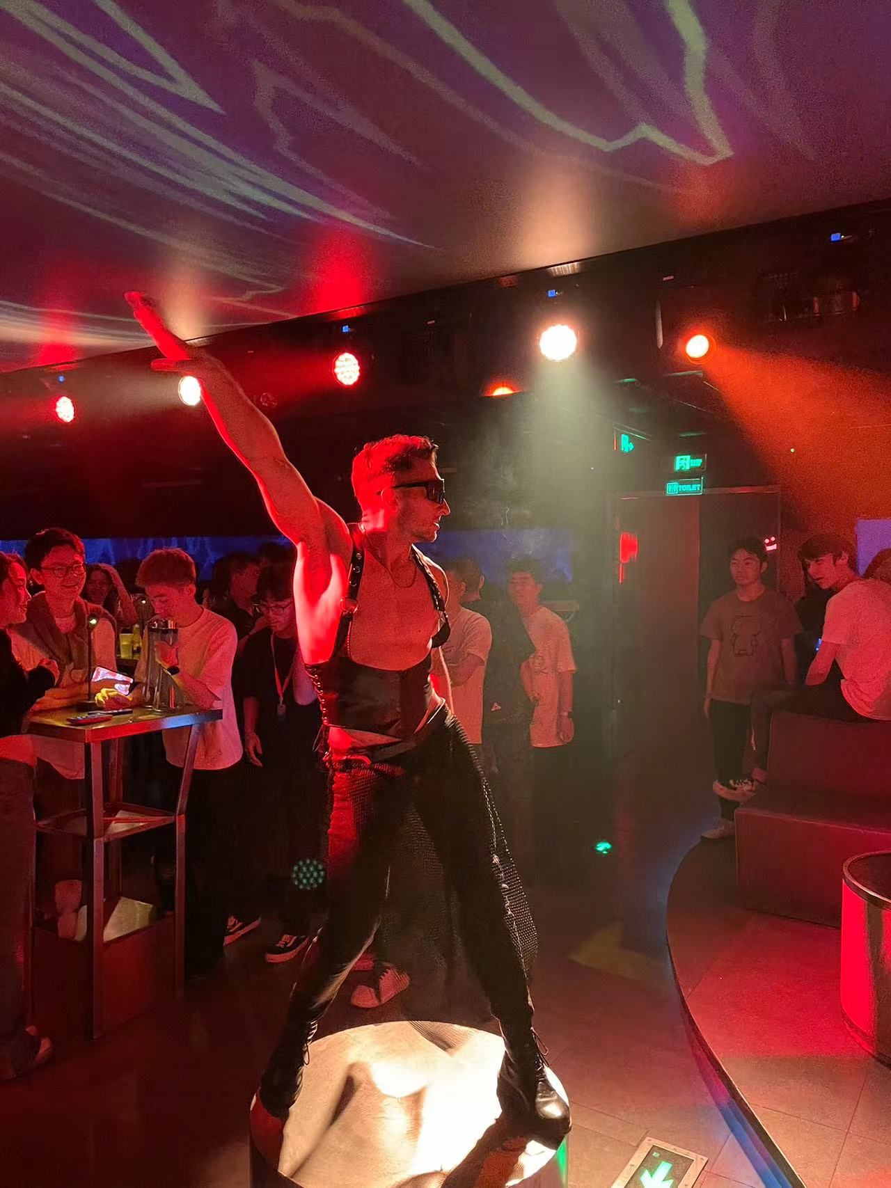 南充商务ktv推荐哪里有商务ktv选择-嘉陵区ktv预定